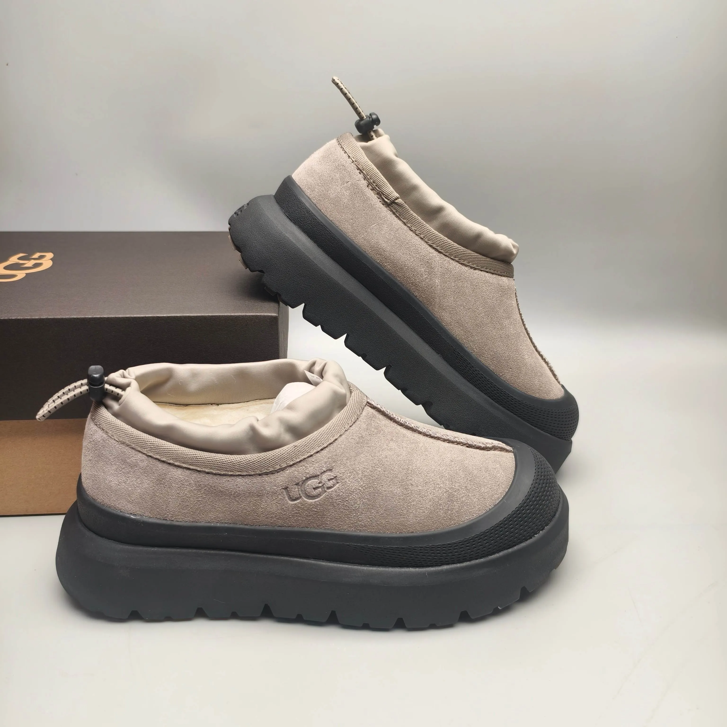 💰520 UGG sheepskin all-in-one snow boots 4096 slip-on casual trendy shoes for men and women Color: white red black blue yellow light gray dark gray green sand black gray matching sizes: 35-46